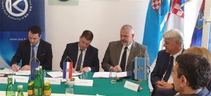 Ministar Oleg Butković na potpisivanju Ugovora za dogradnju luke Baška