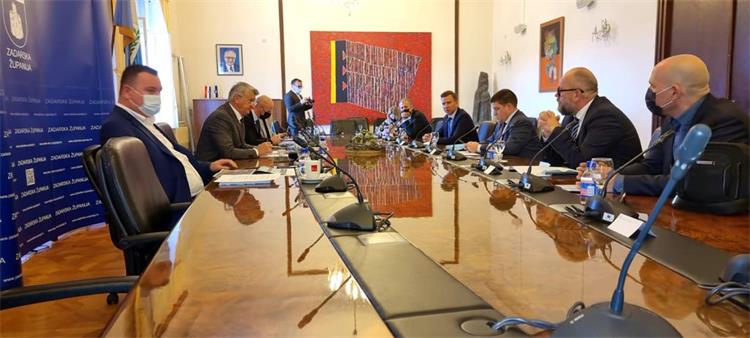 Ministar Butković u Zadru na sastanku sa županom Longinom i u obilasku radova na projektu rekonstrukcije i izgradnje lučke infrastrukture