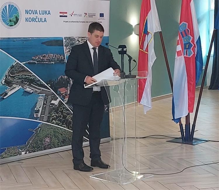 Potpredsjednik Vlade i ministar Butković obišao luku u Korčuli