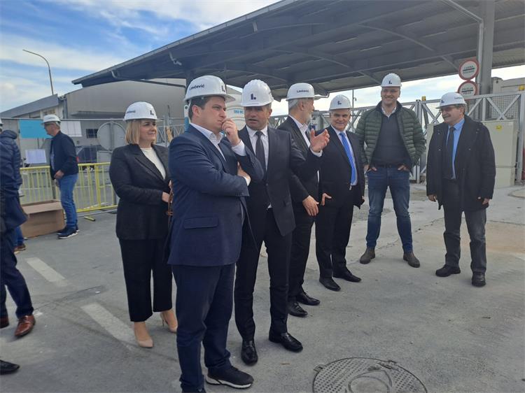 Potpredsjednik Vlade i ministar Butković obišao radove u sklopu projekta novog putničkog terminala u Gradskoj luci Split