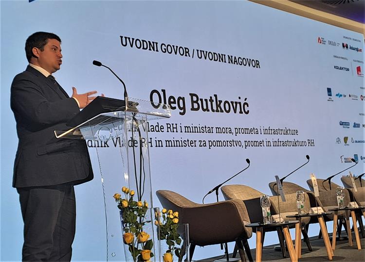 Butković na forumu o ulaganjima u graditeljstvu: idućih 10-ak godina sve snage usmjeravamo u razvoj željeznice