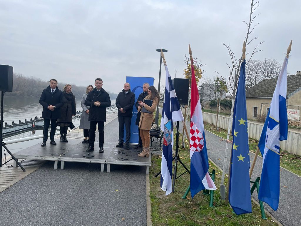 Državni tajnik Tušek na otvaranju pristaništa – riječne marine „Donji grad“ te u obilasku gradilišta budućeg terminala za rasute terete u luci Osijek