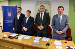 Potpisan ugovor o dodjeli bespovratnih sredstava za izgradnju brze ceste DC12 i uveden izvođač u posao za Etape 1A i 1B